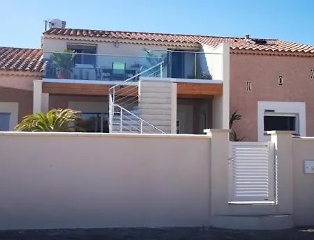 Appartement Au Dessus De La Maison Du Saunier Salin-de-Giraud Exterior foto