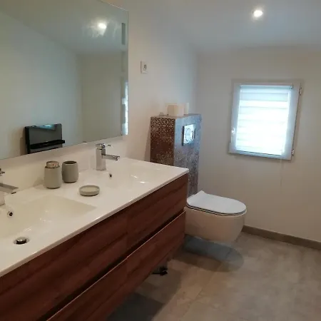 Appartement Au Dessus De La Maison Du Saunier Salin-de-Giraud Exterior foto