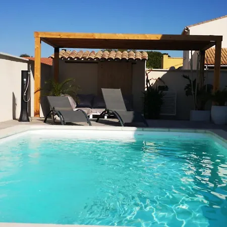 Appartement Au Dessus De La Maison Du Saunier Salin-de-Giraud Exterior foto